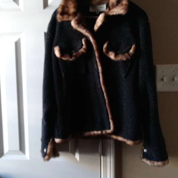 Jacket - Picture 1 of 3